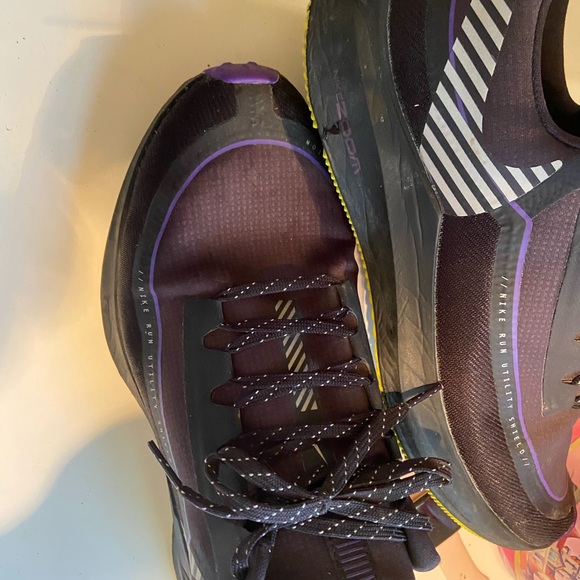 Nike shoes - Picture 4 of 4